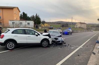Pietragalla, scontro frontale tra due auto: 3 feriti nel Potentino