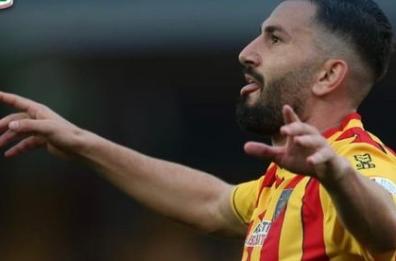 Lecce in vantaggio per 2-0 a fine primo tempo con il Crotone