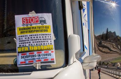 «Il governo ci ascolti»: in Basilicata tir fermi anche a Potenza