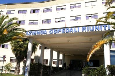 Policlinico Foggia, detenuto prova a rubare pistola ad agente che lo scortava: nessun ferito