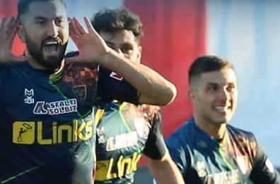 Il Lecce si riprende la vetta: colpo per 1-0 sul campo del Monza