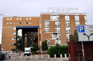 Bari, morì a 12 anni dopo un intervento: indagine contabile sui medici
