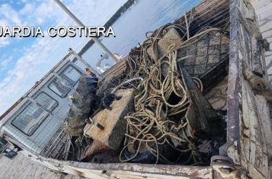 Mare «liberato» a Porto Cesareo: recuperati relitti, corde e catene