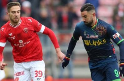 Il Lecce pareggia 1-1 sul campo del Perugia, la Cremonese lo raggiunge sulla vetta