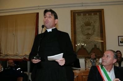 Lecce, bombe carta contro don Antonio Coluccia