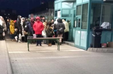 Arrivati a Molfetta i profughi salvati da don Gino Samarelli