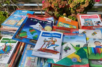 A Taranto libri in cambio di bottiglie di plastica e lattine: l'idea green