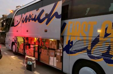 Martina, sui bus un carico di cibo e medicine all'Ucraina martoriata dalle bombe