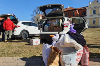 Solidarietà per l'Ucraina, da Bari in Ungheria per salvare donne e bambini in auto