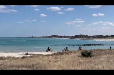 Brindisi, in motocross sulle dune di Torre Guaceto, scatta la protesta: «Fermateli»