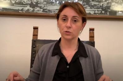 Danneggia luci di Natale in piazza, sindaca Andria incontrerà il 14enne