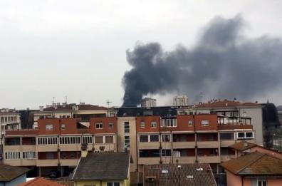 EMILIA ROMAGNA - Incendio a Ravenna in cantiere edile via Trieste
