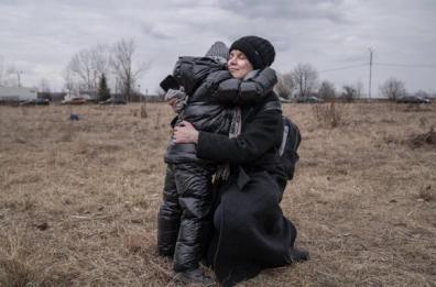 Guerra Ucraina, se la frontiera riunisce ciò che la guerra separa