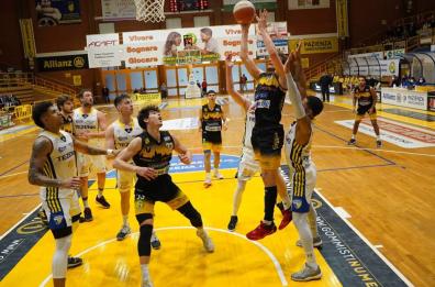 San Severo difende l'ultimo posto dei playoff, Next Nardò ancora sconfitta