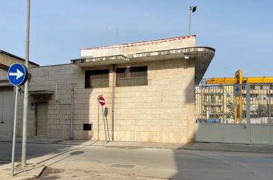 Cerignola, perde l'equilibrio mentre fa lavori su un cornicione e cade dal primo piano: muore operaio 70enne