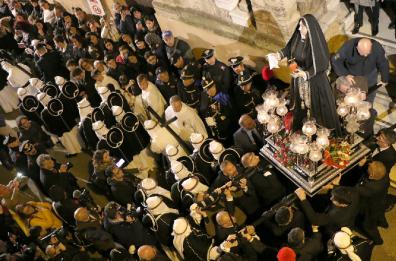 Taranto, i riti della Settimana santa:  il viaggio comincia dalla «Madre»