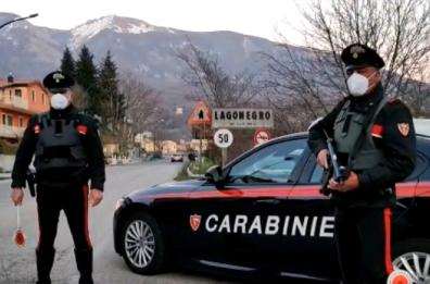 Potenza, evade dai domiciliari,  i carabinieri lo ritrovano al bar