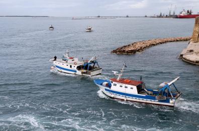 Taranto, domani la protesta dei pescherecci contro la pesca a strascico