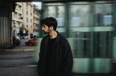 &laquo;Miccia&raquo;, uscito il nuovo singolo del barese Scianni: un pop incalzante per raccontare una delusione d'amore