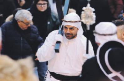 Taranto, quei tre crociferi scalzi nella processione di Maria Addolorata