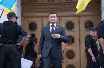 Su La7 Zelensky presidente «per caso» prima di esserlo davvero