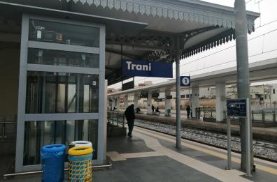 Trani, uomo investito da un treno: non si conosce l'identità della vittima