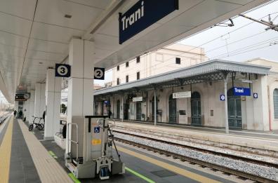 Trani, firmato protocollo d'intesa per riutilizzare spazi ex scalo merci: la stazione sarà più moderna