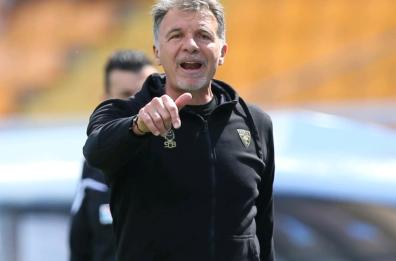 Baroni sprona il Lecce: «Contro la Lazio ripartiamo con la mentalità giusta»