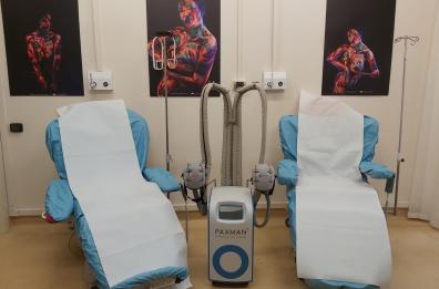 Bari, all'Istituto Tumori nuove macchine per prevenire la caduta dei capelli durante la chemioterapia
