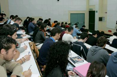 Gli aspiranti magistrati hanno problemi con l'italiano: a Bari l'Università lancia un corso di scrittura giuridica