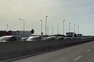 Bari, Statale 16 nel caos: traffico in tilt per i lavori in corso, code chilometriche 