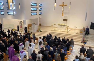Barletta, omicidio Tupputi: rabbia e preghiere. L'arcivescovo ai funerali: «Basta con le tragedie» 