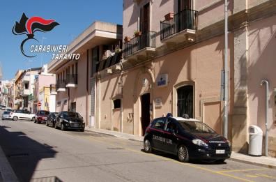 Palagianello, picchia la convivente davanti ai figli: arrestato 