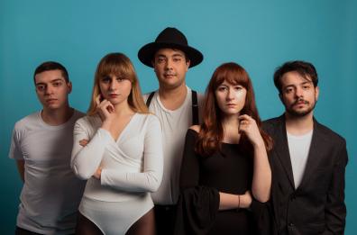 «Genesi», fuori il nuovo progetto del collettivo Il Maestrale: pop e rock si incontrano con suoni mediterranei