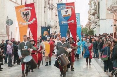 Manfredonia celebra i suoi 776 anni tra Palio delle contrade e giochi medievali
