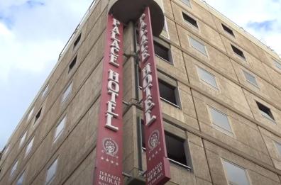 Bari, vertenza Palace: hotel chiuso e non per crisi