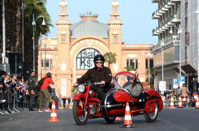 Bari, rombano i motori per il Gran Prix: auto storiche e tanti eventi FOTO/VIDEO