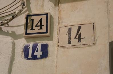 Nel borgo antico di Martina Franca si danno i numeri civici a doppione 