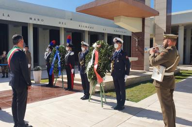 Bari celebra il 25 aprile, Decaro: «Speravamo di aver cancellato la parola "guerra" dal vocabolario»