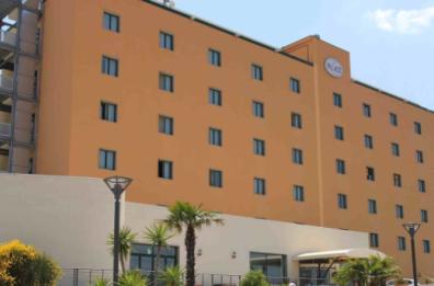 «L'ex Palace Hotel di Lucera è un ghetto, stop all'accoglienza dei migranti»
