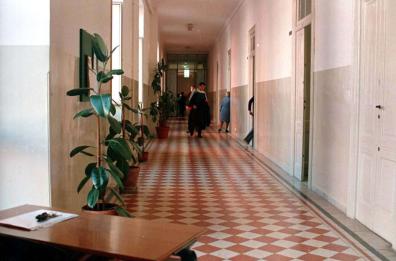 Bari, genitore aggredisce professore della figlia per un brutto voto