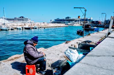 Bari, viaggio da un Varco all’altro nella via del Porto che porta al mare