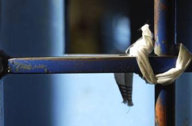 Nuovo suicidio al carcere di Taranto, il sindacato: &laquo;Colpa dello Stato&raquo;