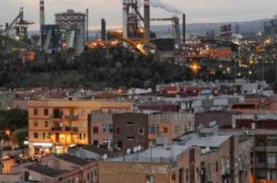 Taranto, pretende soldi dalla sorella e prova a incendiarla: arrestato 47enne