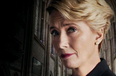 Il carisma e la raffinatezza del giudice Emma Thompson nel legal-thriller «Il verdetto»