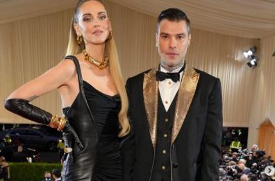 Chiara Ferragni e Fedez in Versace al Met Gala