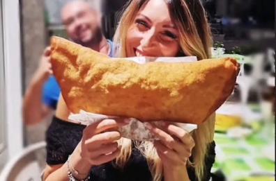Da Laterza ecco i panzerotti fritti giganti: un guinness per il palato