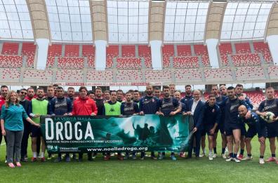 Il Bari sul campo per dire «No alla droga»: il progetto per i giovani