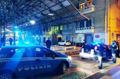 Foggia, difende la figlia da bulli: papà picchiato da babygang nelle vie della movida