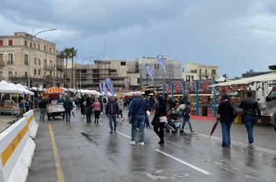 Bari, colpi di pistola a salve durante la festa di San Nicola: scoppia il panico 